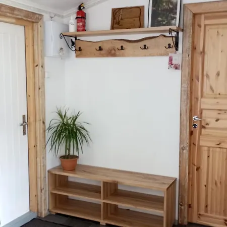 Taali Hoovimaja Сasa de vacaciones Jaakna