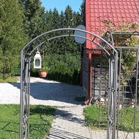 Taali Hoovimaja Сasa de vacaciones Jaakna